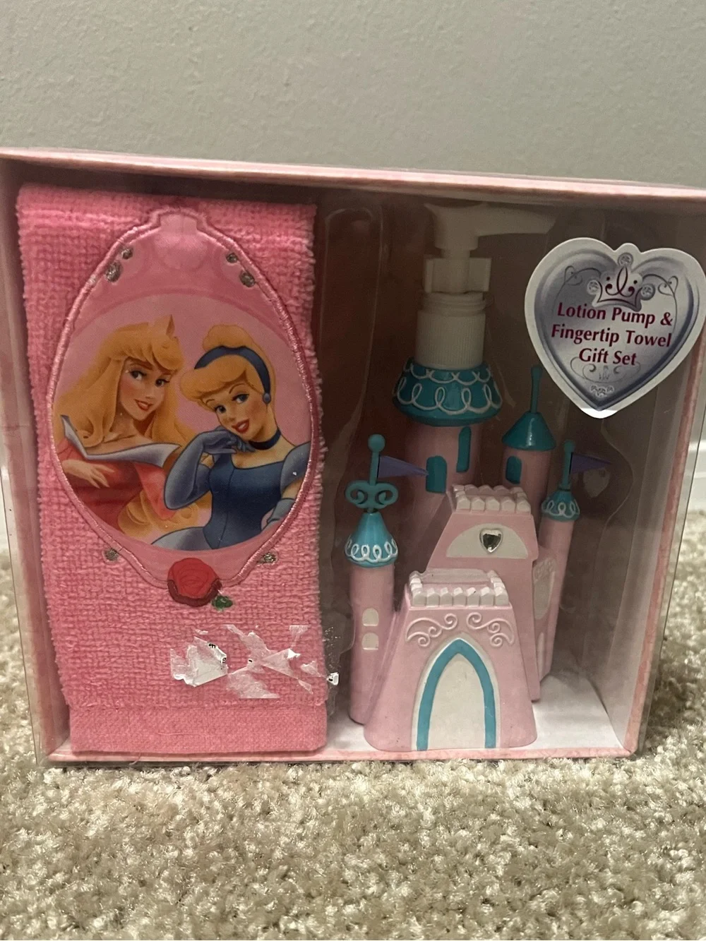Disney Princess Lotion pump and finger tip towel gift set NIB
